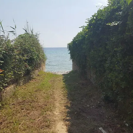 Theofano Seaside Farmhouse In Skioni, Halkidiki Semesterbostad