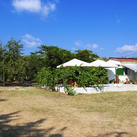Semesterbostad Theofano Seaside Farmhouse In Skioni, Halkidiki Nea Skioni